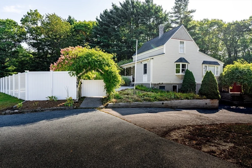 Unit for sale at 198 Samoset St, Plymouth, MA 02360