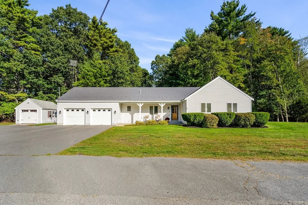 Unit for sale at 2 Scholtz Ter, Salisbury, MA 01952