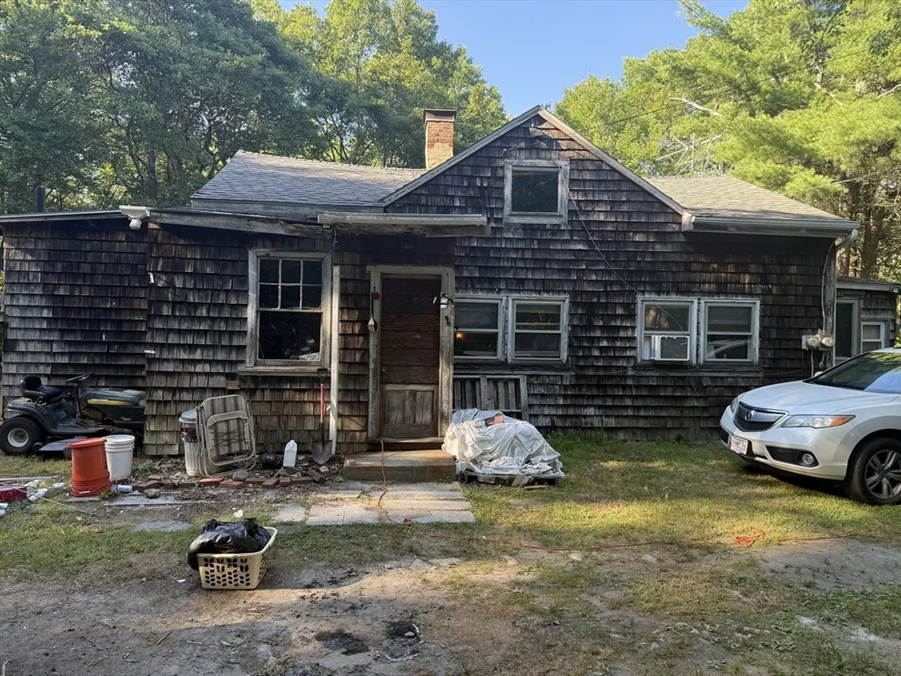 Unit for sale at 342 Hilton Ln, Swansea, MA 02777