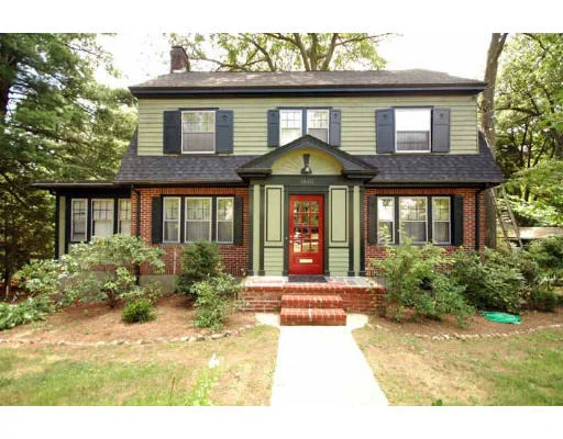 Unit for sale at 1446 Beacon St, Newton, MA 02468