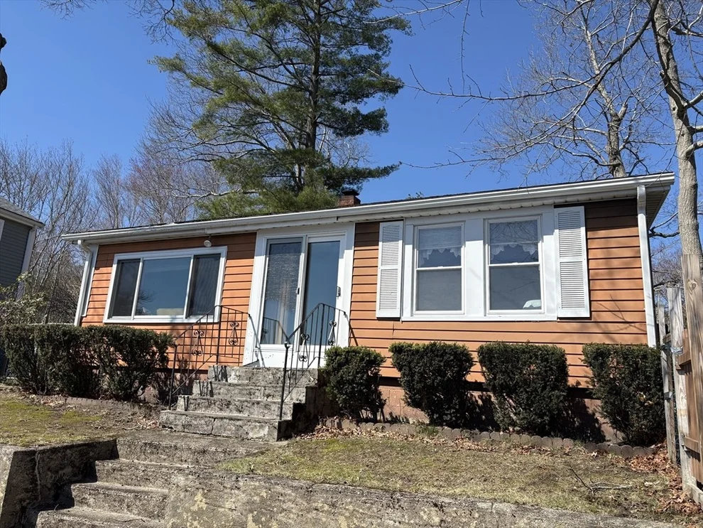 Unit for sale at 42 Taylor Point Rd, Pembroke, MA 02359
