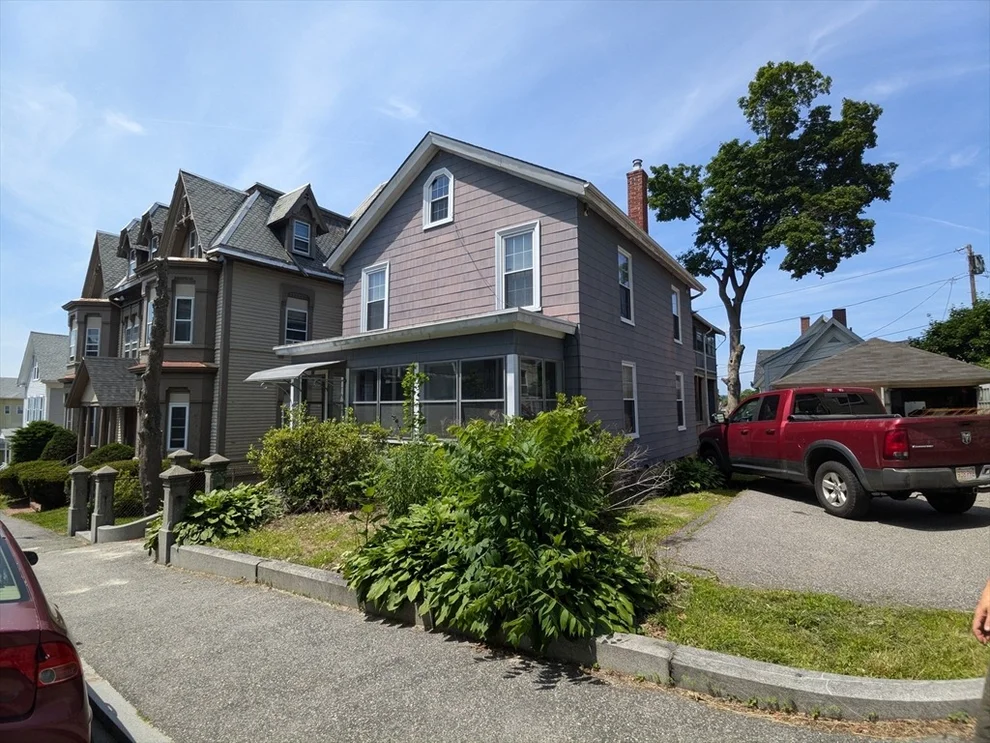 Unit for sale at 18 Bowdoin St, Worcester, MA 01609