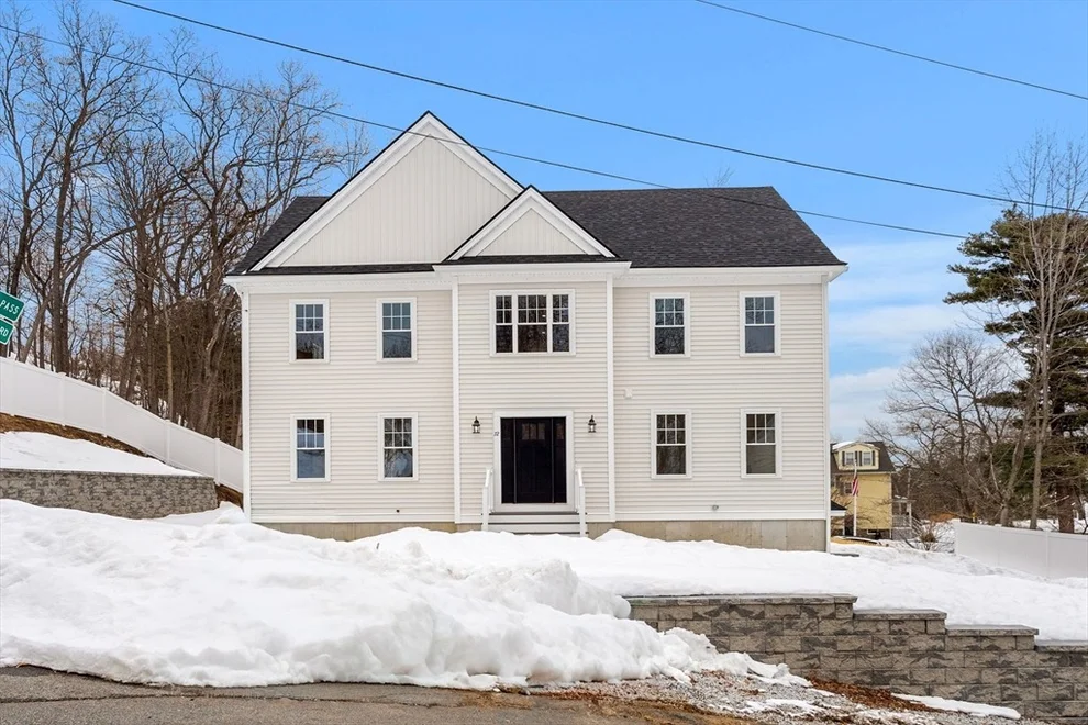 Unit for sale at 2 Rhuey Pass, Burlington, MA 01803