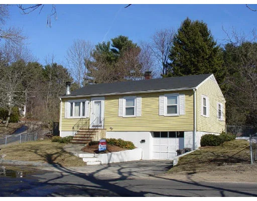 Unit for sale at 121 Magnolia Avenue, Gloucester, MA 01930