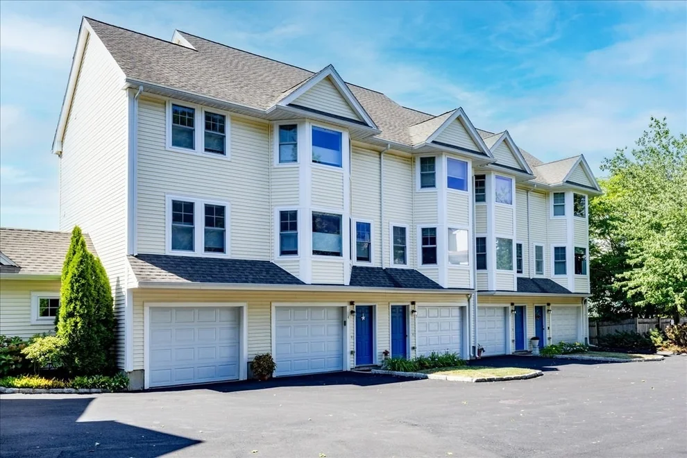 Unit for sale at 14-1/2 Roundy St, Beverly, MA 01915