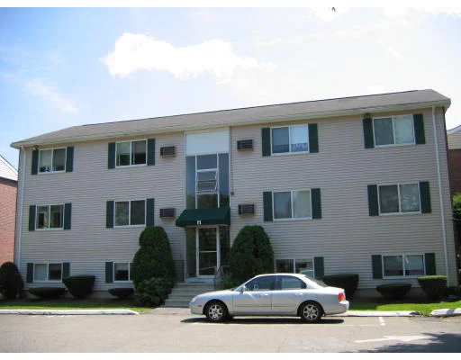 Unit for sale at 16 Appleton Park, Ipswich, MA 01938