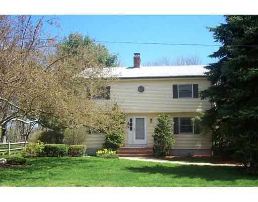 Unit for sale at 76 Ashley Dr, East Bridgewater, MA 02333