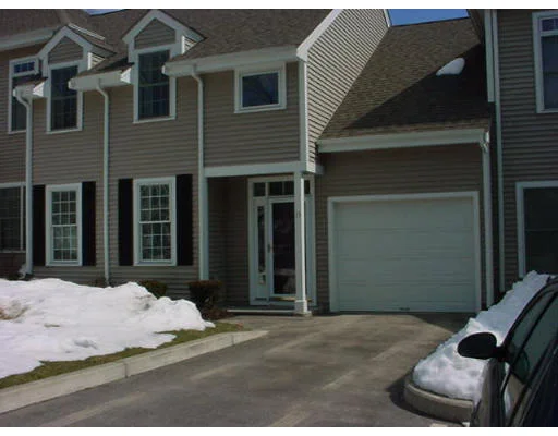 Unit for sale at 15 Evergreen Cir, Canton, MA 02021