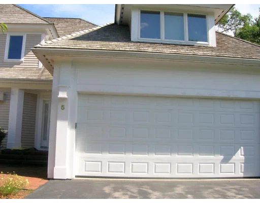 Unit for sale at 5 Long Ridge Ln, Ipswich, MA 01938
