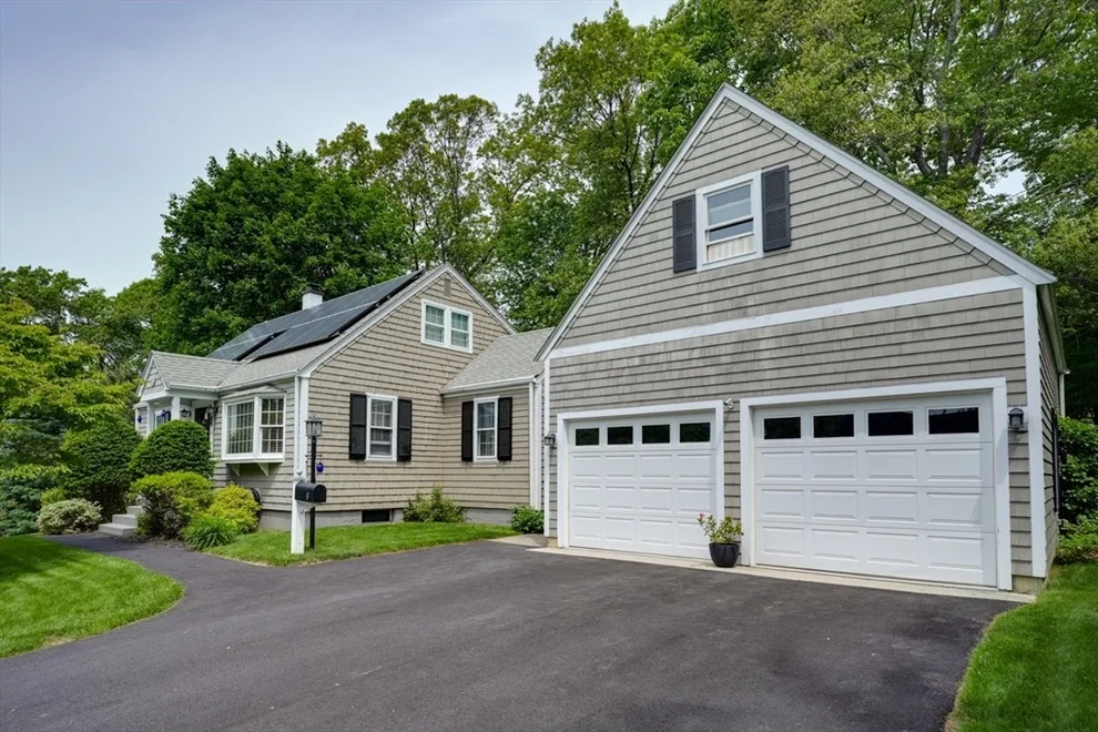 Unit for sale at 6 Ridge Rd, Marlborough, MA 01752