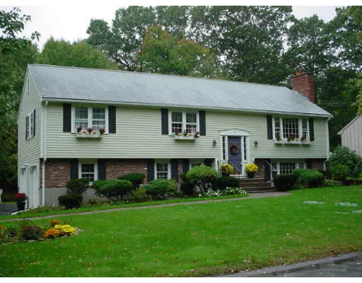 Unit for sale at 7 Birchwood Dr, Southborough, MA 01772