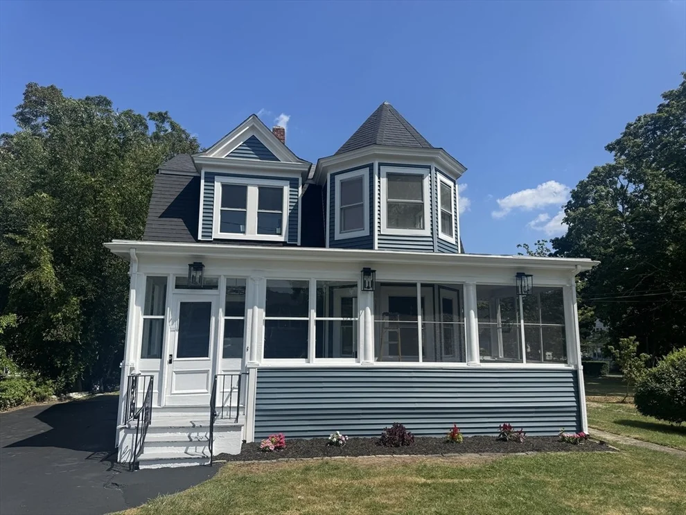 Unit for sale at 1220 Gardners Neck Rd, Swansea, MA 02777