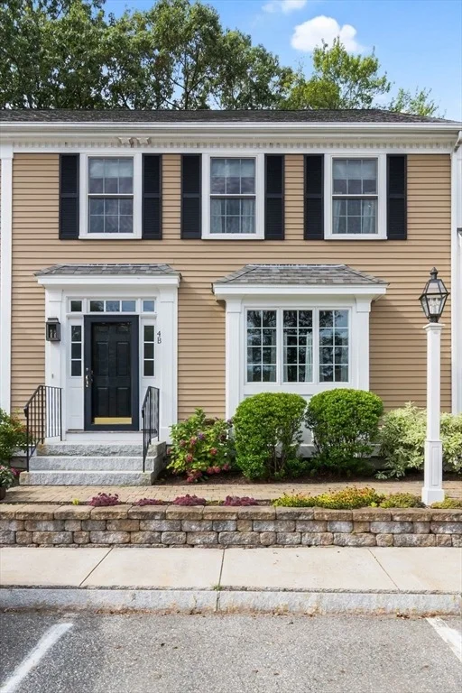 Unit for sale at 4 Derby Ln, Salisbury, MA 01952