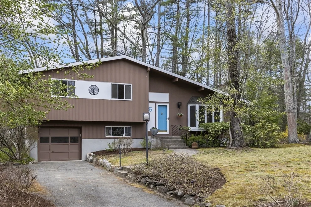 Unit for sale at 5 Winter Street, Sudbury, MA 01776