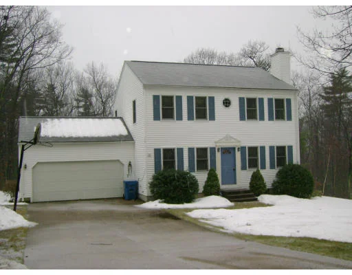 Unit for sale at 17 Country Lane, Palmer, MA 01069