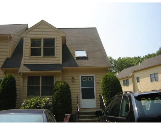 Unit for sale at 20 Pinecrest Village, Hopkinton, MA 01748