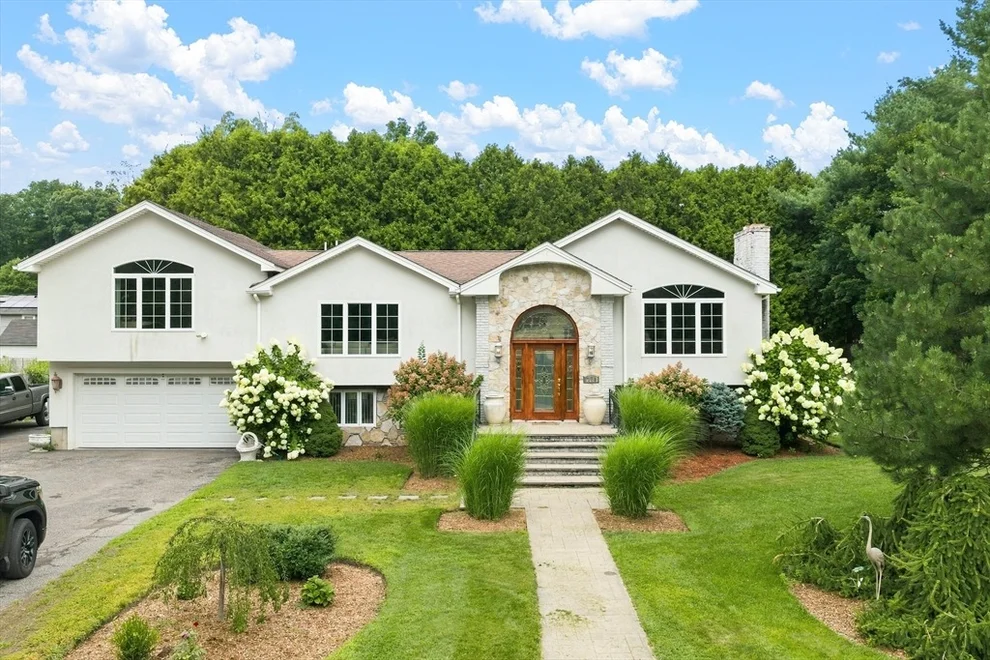 Unit for sale at 1298 Rebecca Rd, Dighton, MA 02764