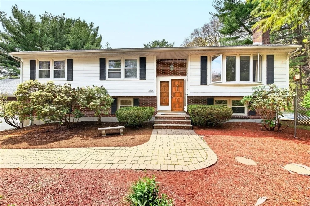 Unit for sale at 306 Franklin St, Mansfield, MA 02048