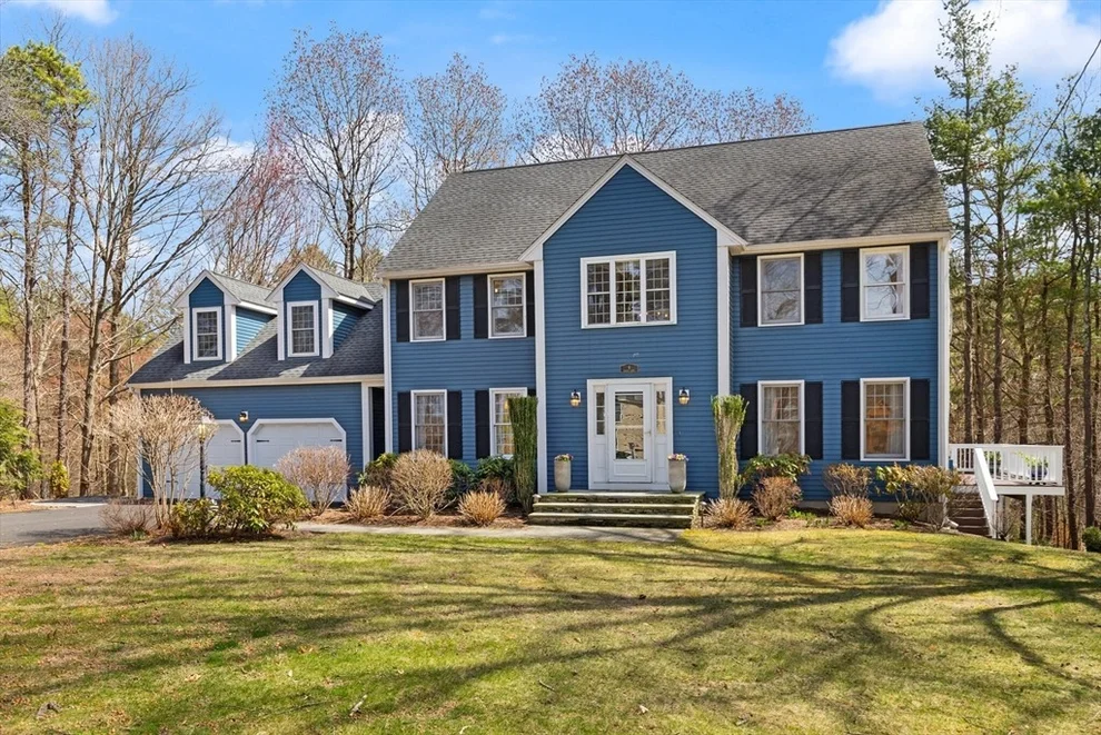 Unit for sale at 8 Thayer Ln, Southborough, MA 01772