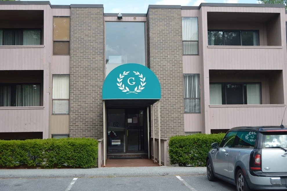 Unit for sale at 62 Shrewsbury Green Dr, Shrewsbury, MA 01545