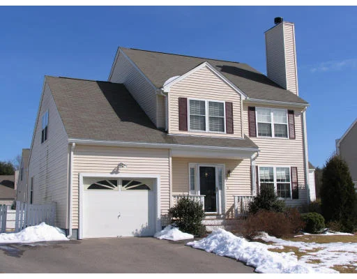 Unit for sale at 9 Canter Ln, Franklin, MA 02038