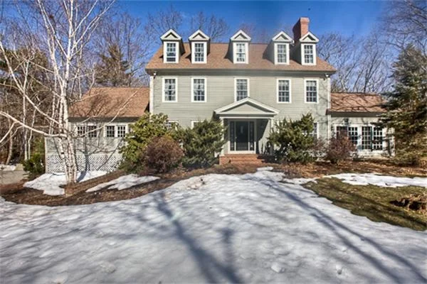 Unit for sale at 18 Oakwood Knoll, Ipswich, MA 01938
