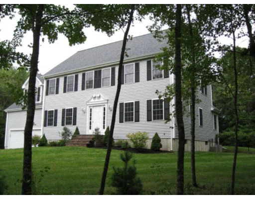 Unit for sale at 1 Jodi Cir, Berkley, MA 02779