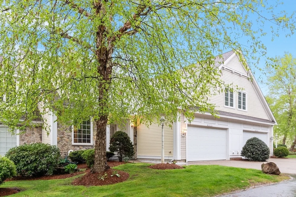 Unit for sale at 22 Swan Ln, Andover, MA 01810