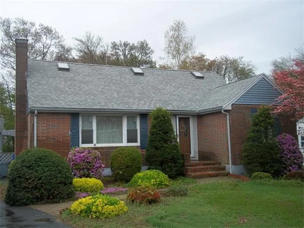 Unit for sale at 94 North Ave, Rockland, MA 02370