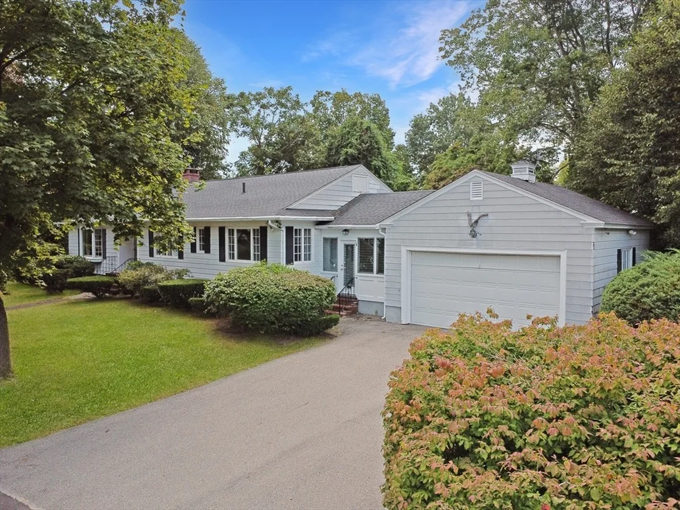 Unit for sale at 3 Errico Lane, Methuen, MA 01844