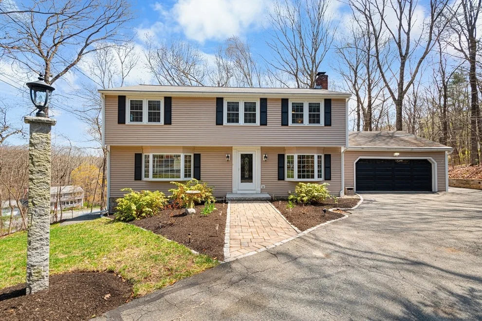 Unit for sale at 4 Kevin Cir, Framingham, MA 01701