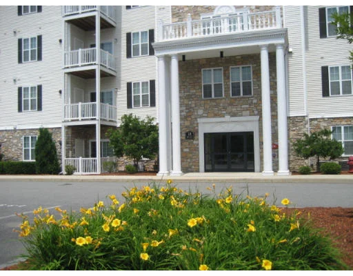 Unit for sale at 23 Hampshire Rd, Methuen, MA 01844