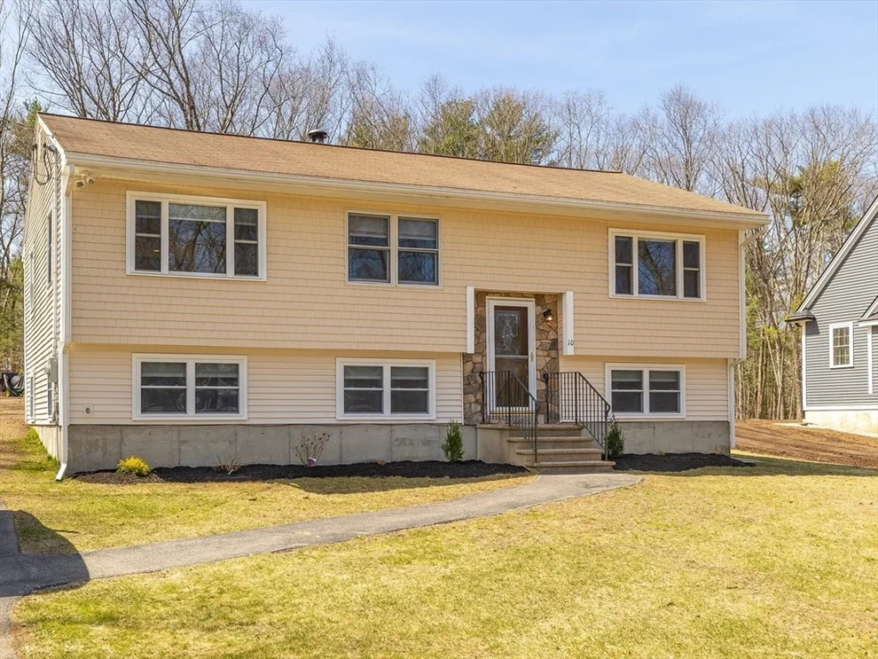 Unit for sale at 10 Memory Lane, Billerica, MA 01821