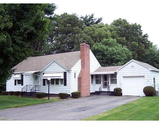 Unit for sale at 419 Chestnut St, East Longmeadow, MA 01028