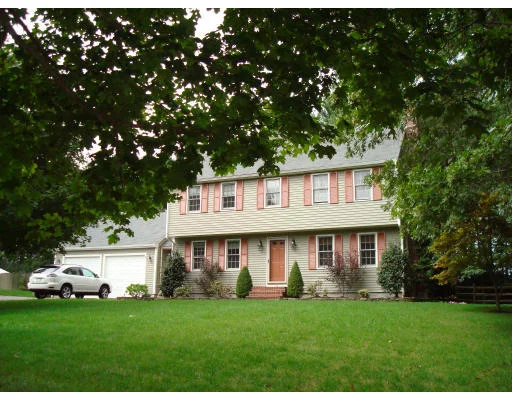 Unit for sale at 5 Jacquelines Pl, East Bridgewater, MA 02333