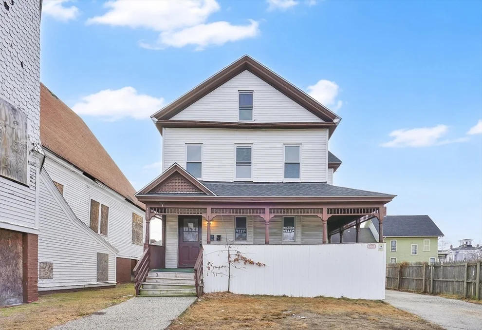 Unit for sale at 139 Bay St, Springfield, MA 01109
