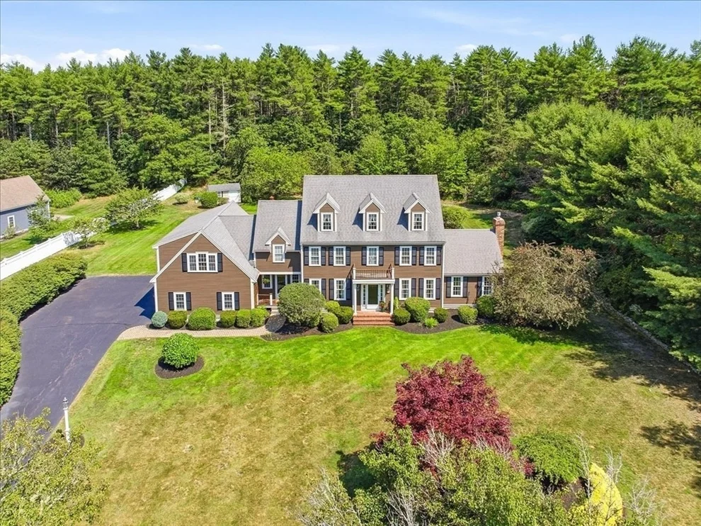 Unit for sale at 37 Wyndemere Ct, Plymouth, MA 02360