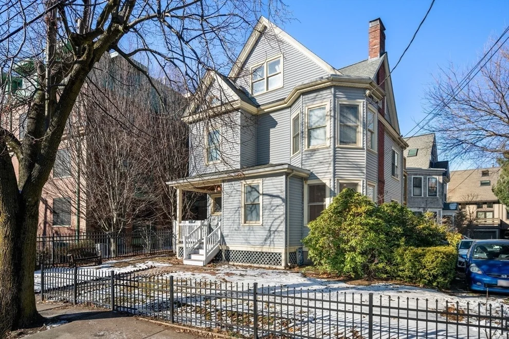 Unit for sale at 7 Russell Street, Cambridge, MA 02140