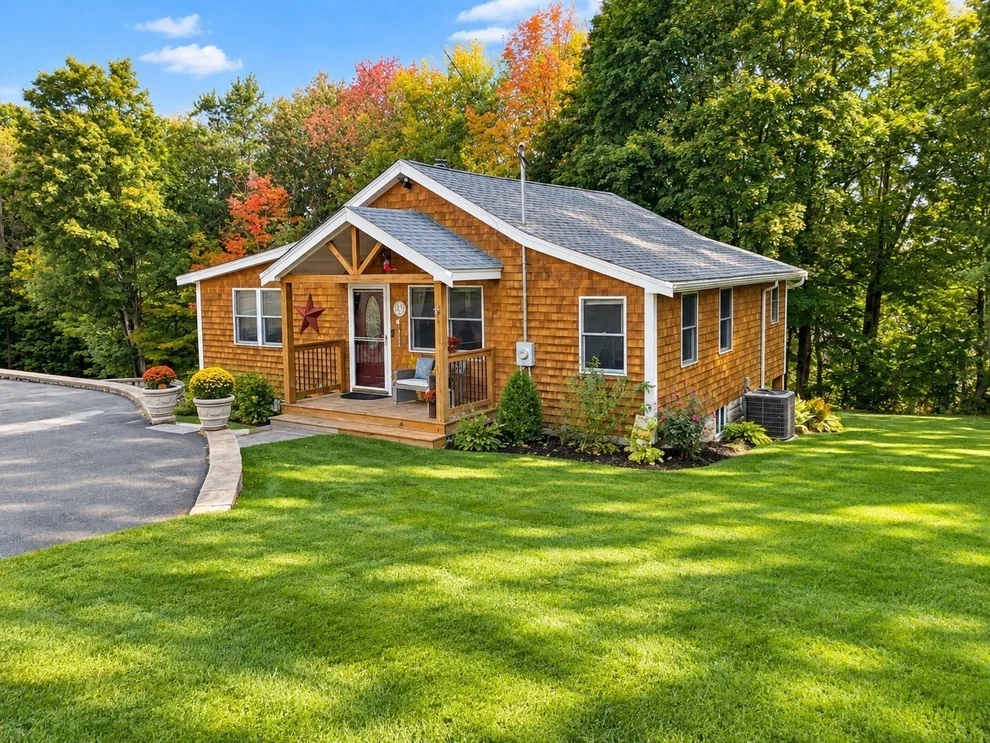 Unit for sale at 29 Ellen, Haverhill, MA 01830