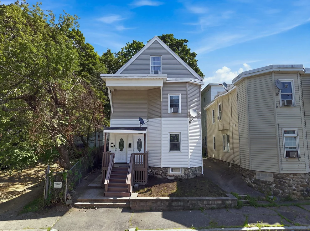 Unit for sale at 127-129 Cedar St, Haverhill, MA 01830