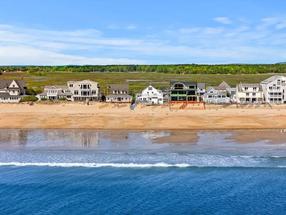 Unit for sale at 168 North End Blvd, Salisbury, MA 01952