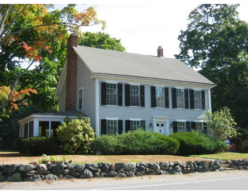 Unit for sale at 277 North Ave, Weston, MA 02493