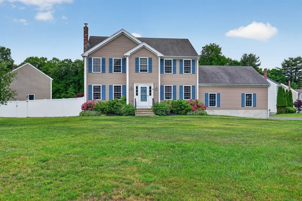 Unit for sale at 59 Arabian Dr, Taunton, MA 02780