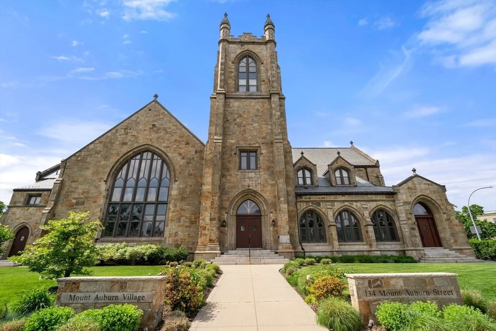 Unit for sale at 134 Mount Auburn St, Watertown, MA 02472