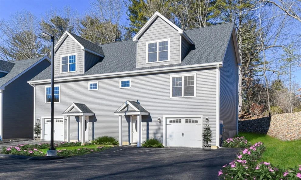 Unit for sale at 6 Delphi Way, Londonderry, NH 03053