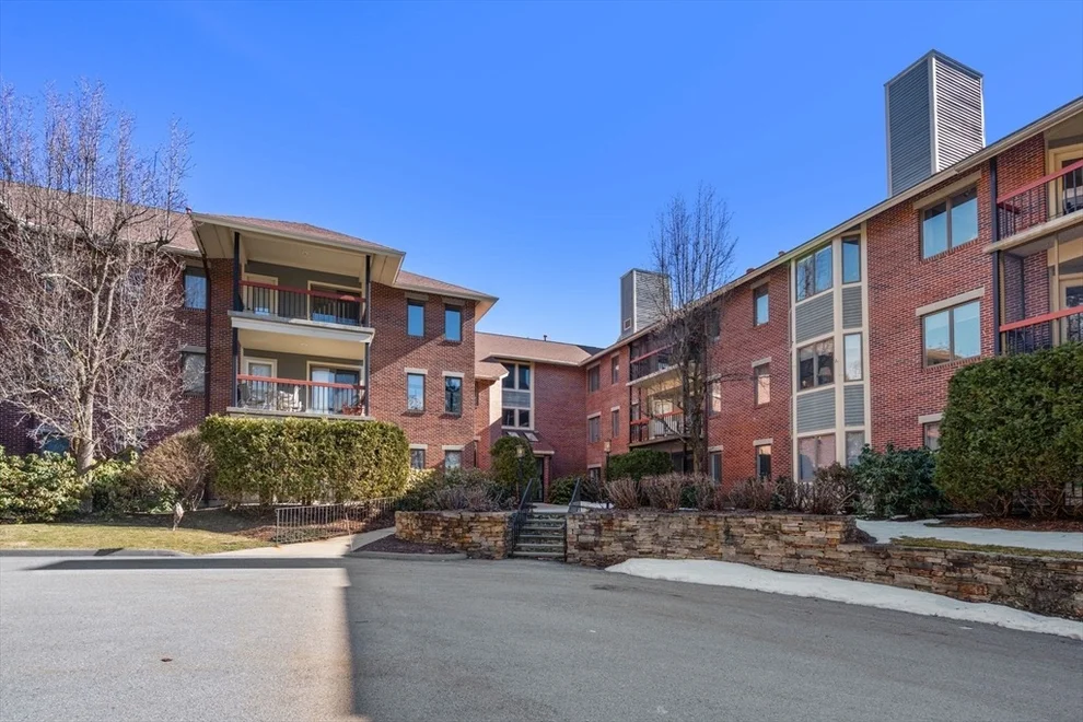 Unit for sale at 770 Salisbury St, Worcester, MA 01609