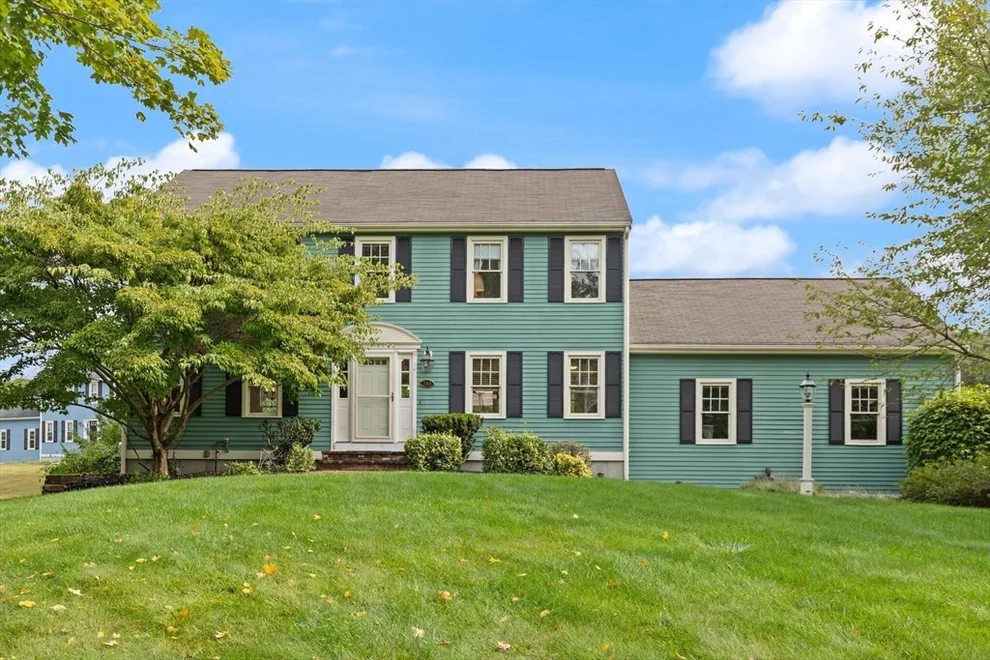 Unit for sale at 264 Bay Rd, Easton, MA 02356