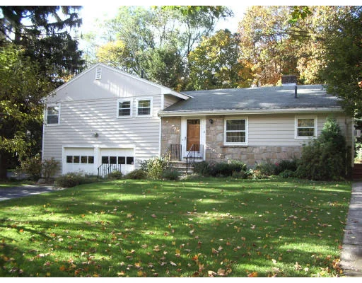 Unit for sale at 15 Aylesbury Road, Worcester, MA 01609