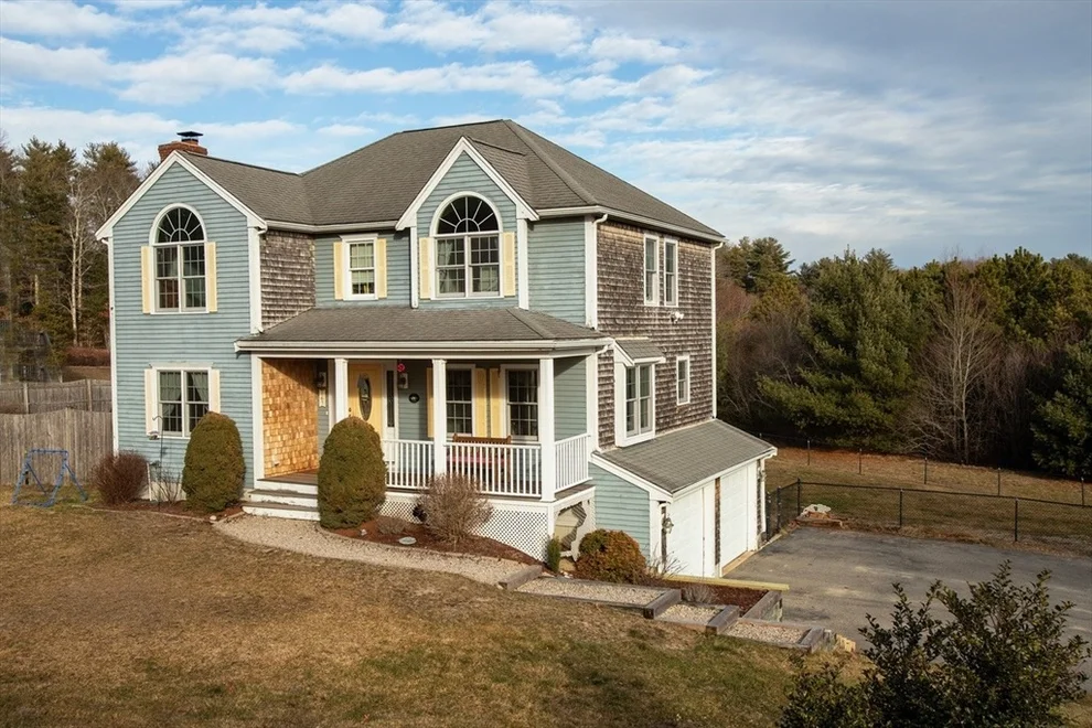 Unit for sale at 167 Grove St, Kingston, MA 02364