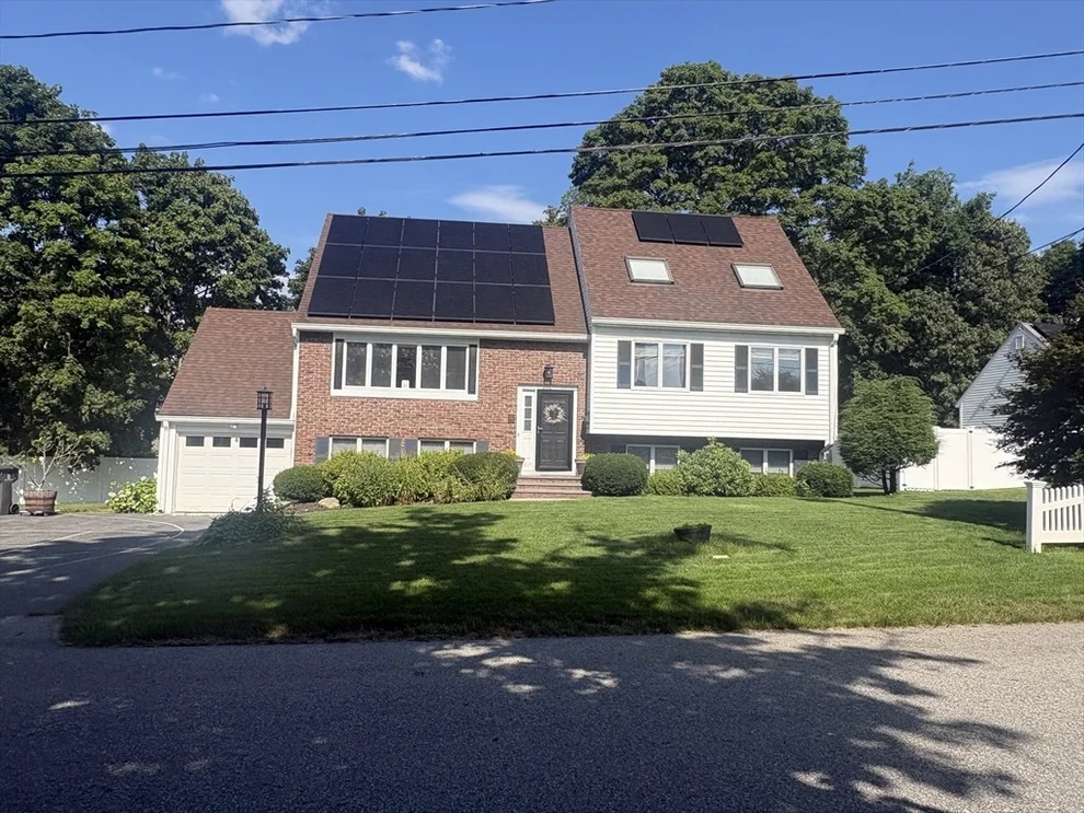 Unit for sale at 4 Crest Road, Framingham, MA 01702